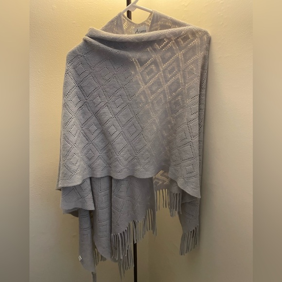 Soft Fringe wrap around Cardigan, beautiful accent to any outfit - Picture 6 of 7